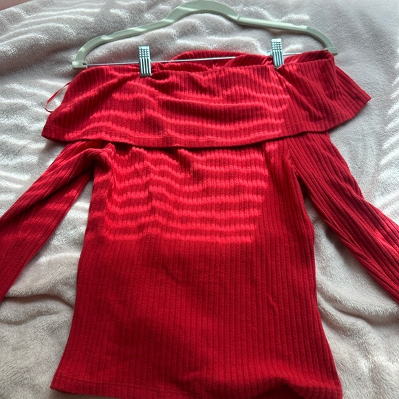 URBAN OUTFITERS RED TOP❤️ - Picture 3 of 4